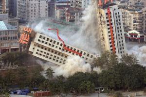 Building Falling - Factor of Safety in Building Construction